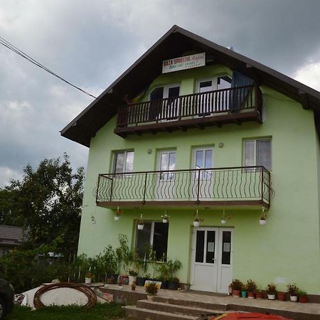 Baza Sportiva Adelina Hotel Câmpulung Eksteriør billede