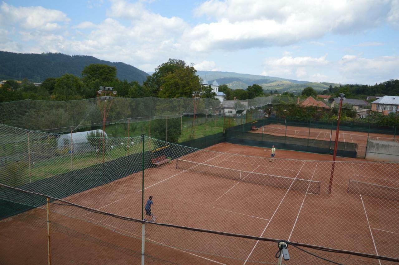 Baza Sportiva Adelina Hotel Câmpulung Eksteriør billede